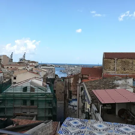 アパート Casa In Palazzo Graffeo Eva パレルモ